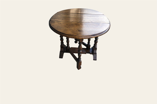 000967....Good Quality Vintage Oak Gateleg Coffee Table / Small Oak Dropleaf (sold )