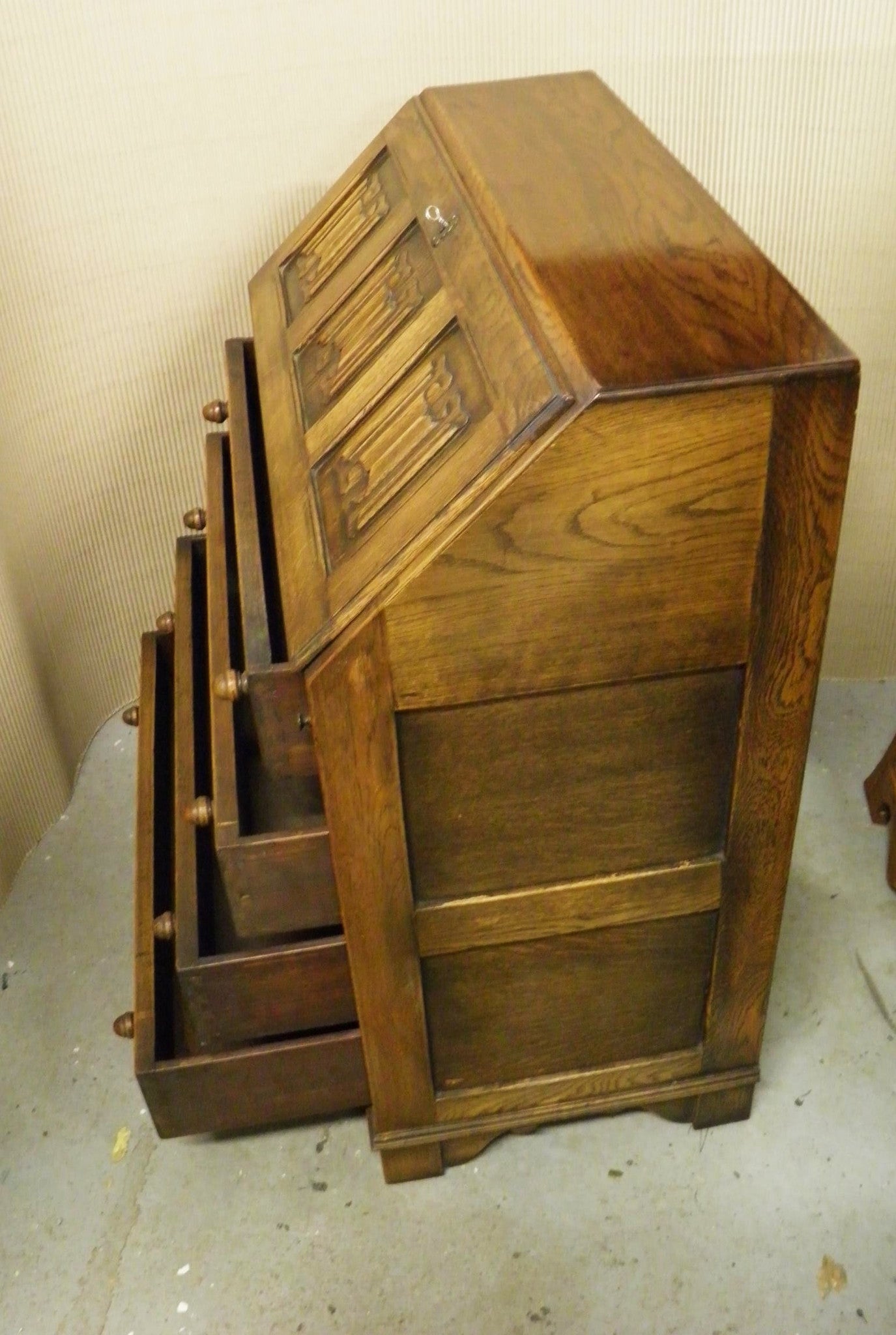 Carved Oak Bureau Jaycee / Old Charm Style