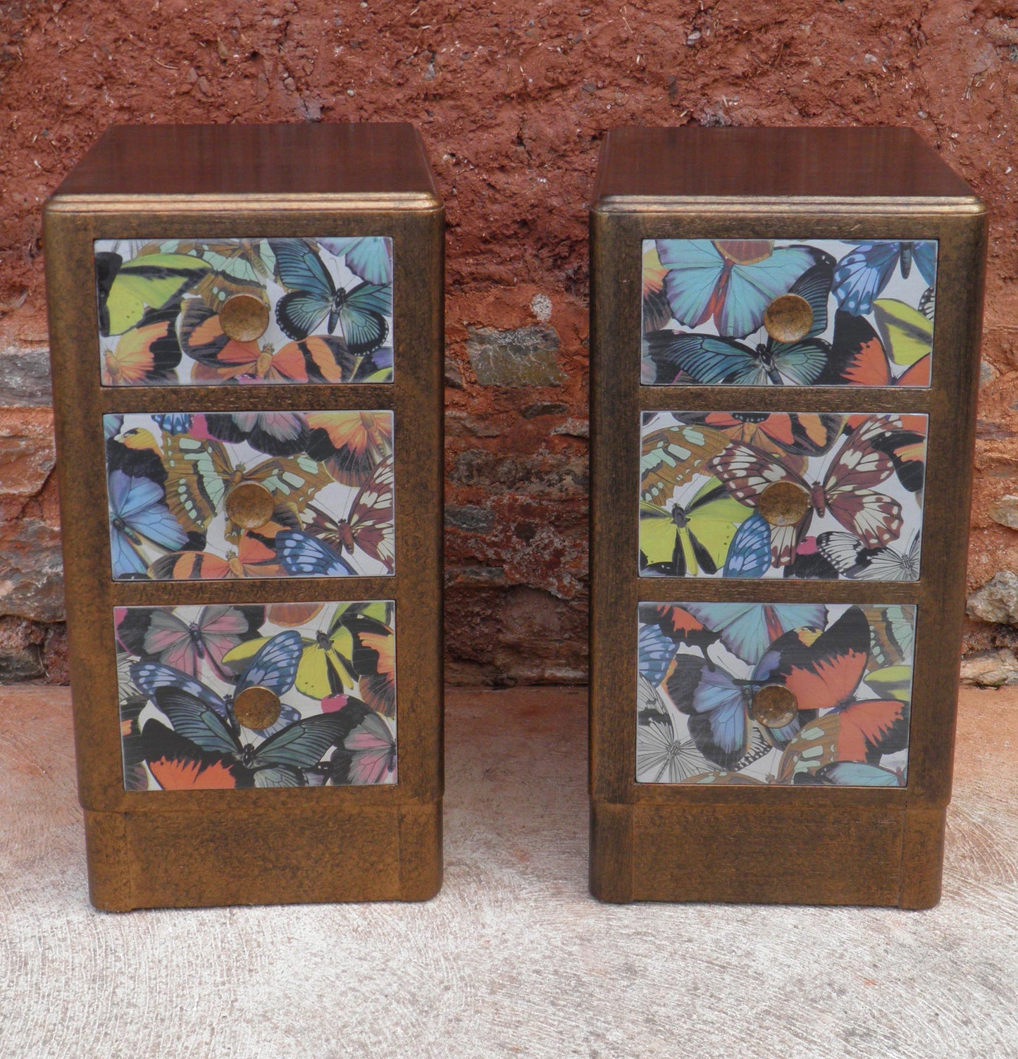 A Pair Of Art Deco Style Bedside Chests / Bedside Cabinets