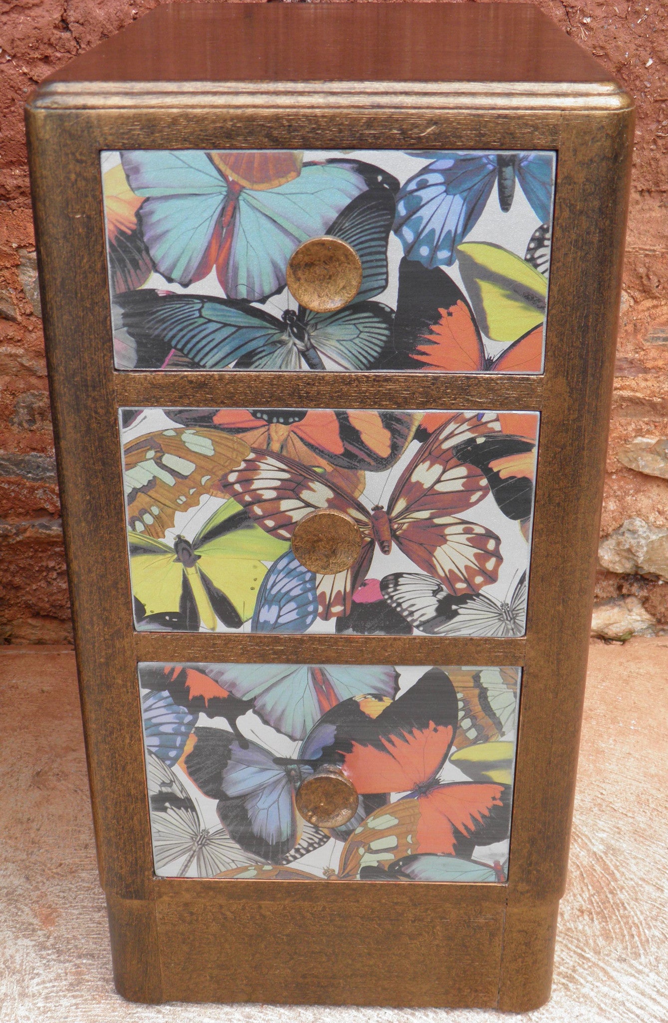 A Pair Of Art Deco Style Bedside Chests / Bedside Cabinets