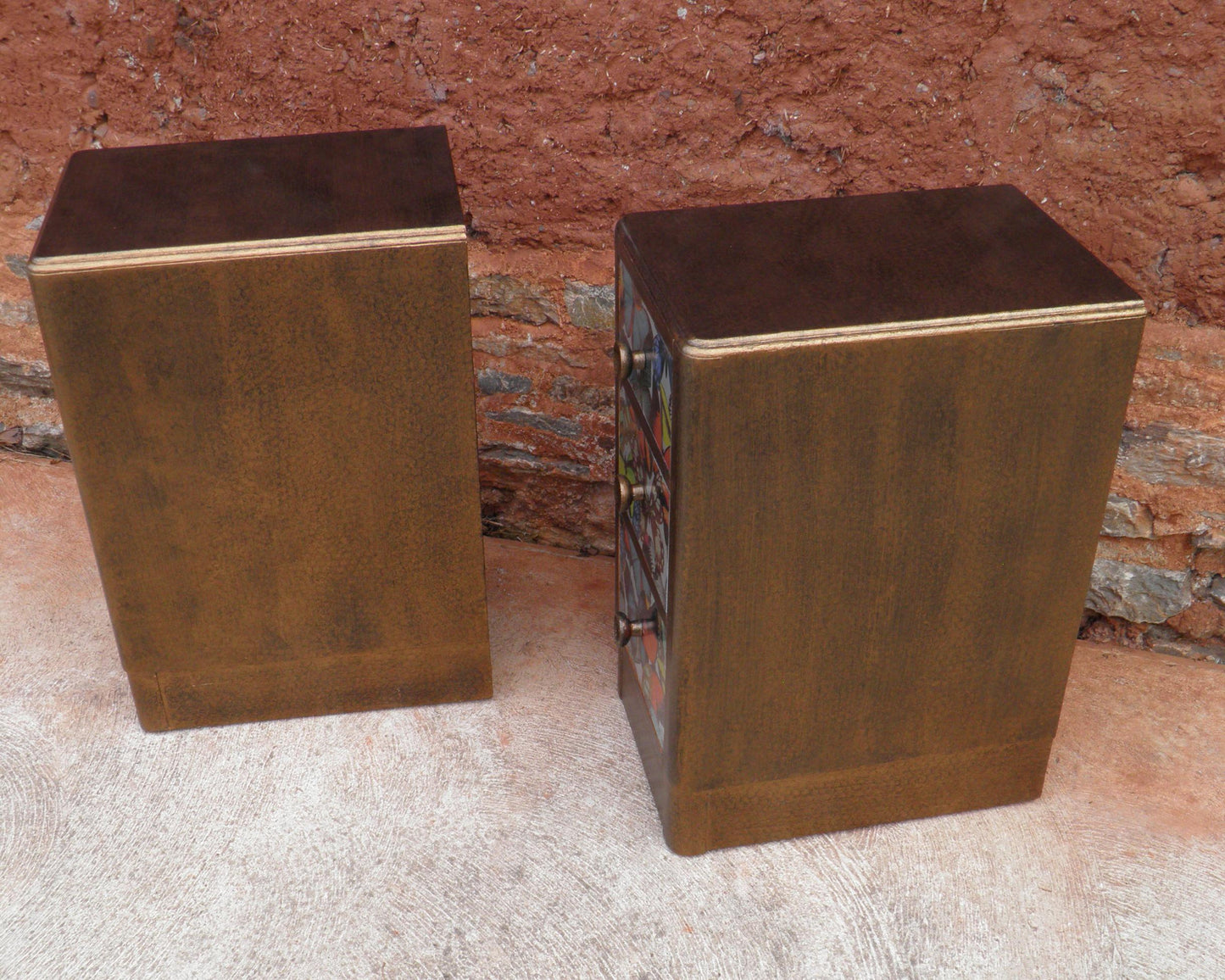 A Pair Of Art Deco Style Bedside Chests / Bedside Cabinets