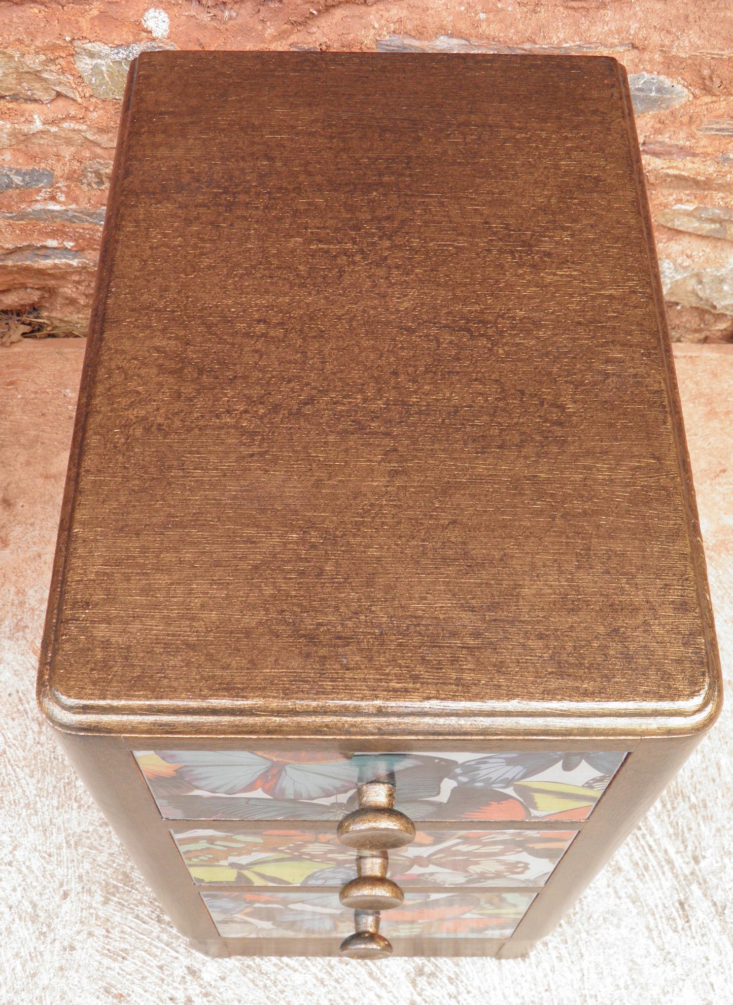 A Pair Of Art Deco Style Bedside Chests / Bedside Cabinets