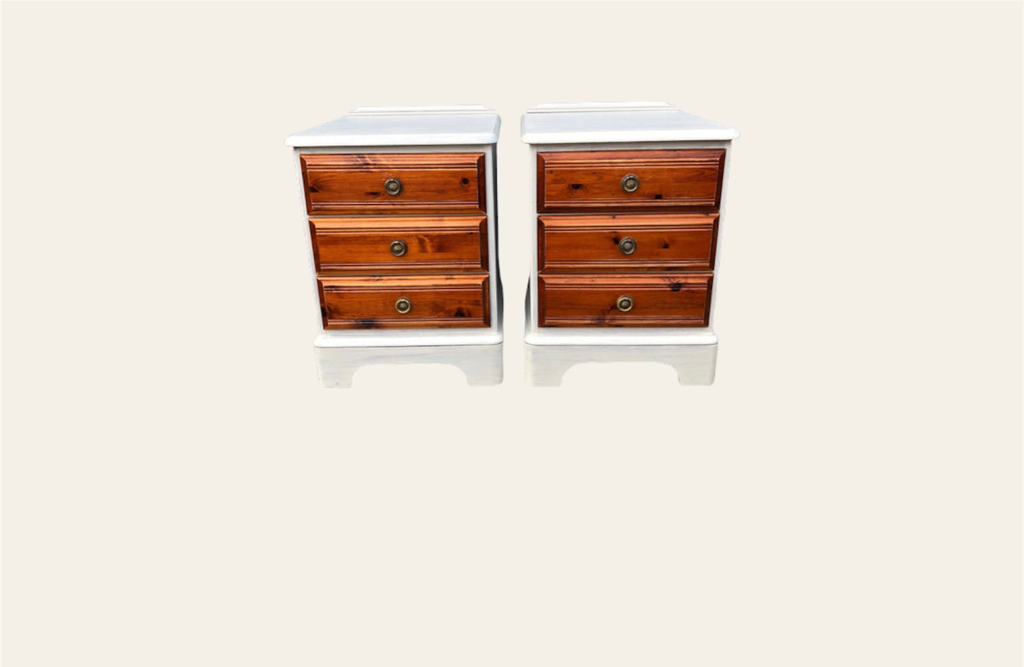 076.....Pair Of Refinished Pine Bedside Chests / Bedside Tables