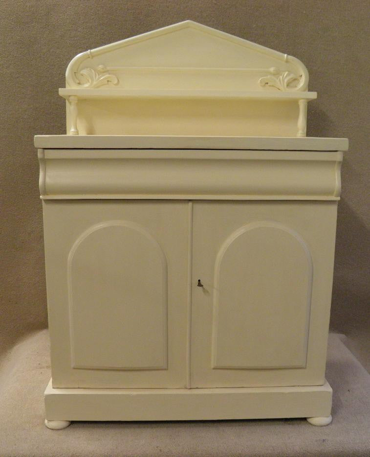 SHABBY CHIC CHIFFONIER / SIDEBOARD