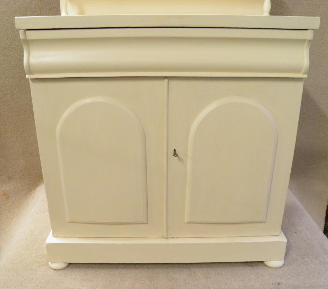 SHABBY CHIC CHIFFONIER / SIDEBOARD