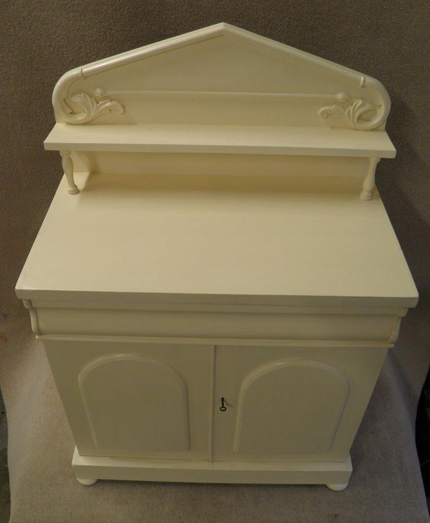 SHABBY CHIC CHIFFONIER / SIDEBOARD