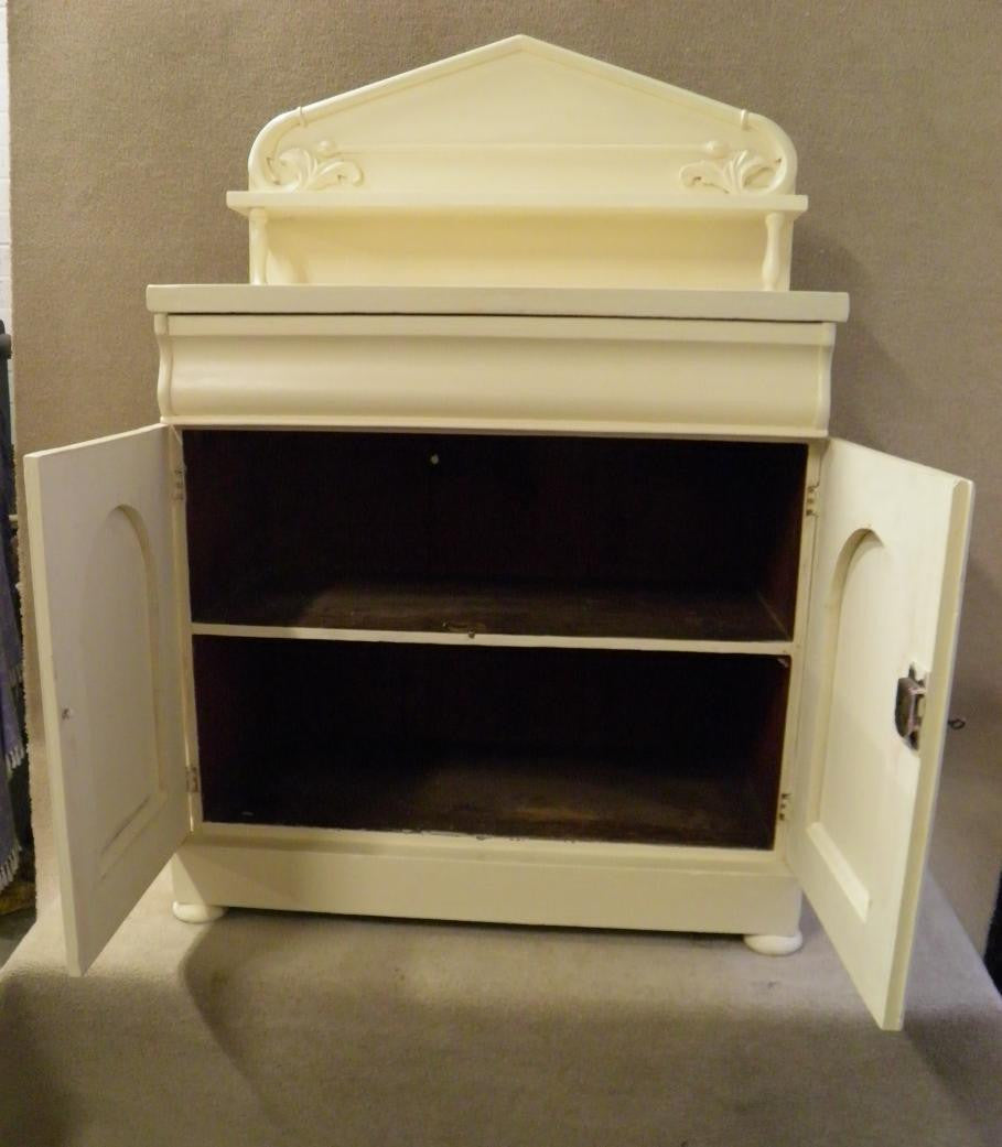 SHABBY CHIC CHIFFONIER / SIDEBOARD