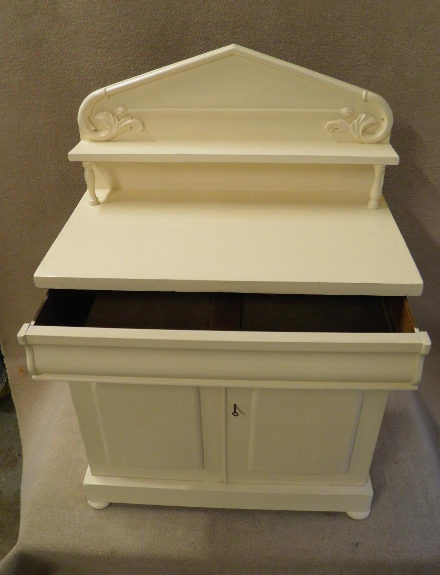 SHABBY CHIC CHIFFONIER / SIDEBOARD