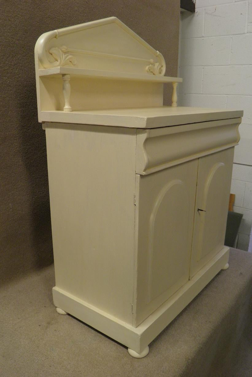 SHABBY CHIC CHIFFONIER / SIDEBOARD