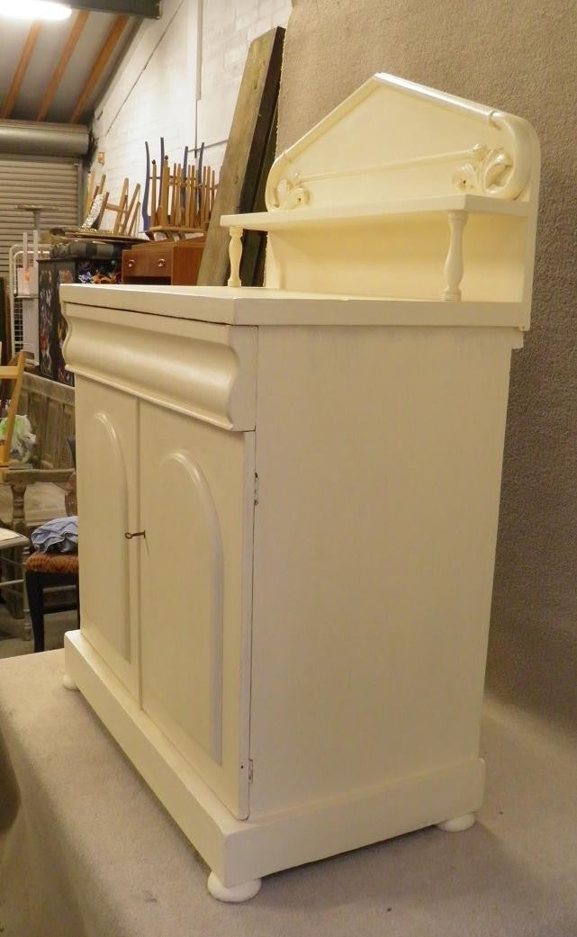SHABBY CHIC CHIFFONIER / SIDEBOARD