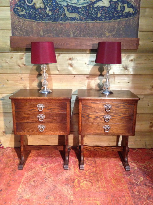 Pair Of Vintage Oak Bedside Chests / Old Charm Style Bedside Chests