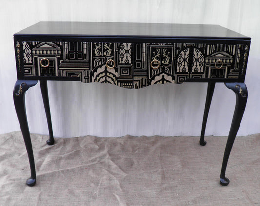 Elegant Vintage Side Table / Dressing Table / Desk