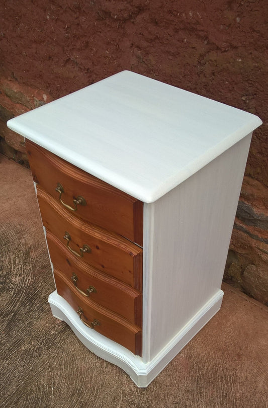 Pair Of Vintage Pine Bedside Chests / Bedside Cabinets