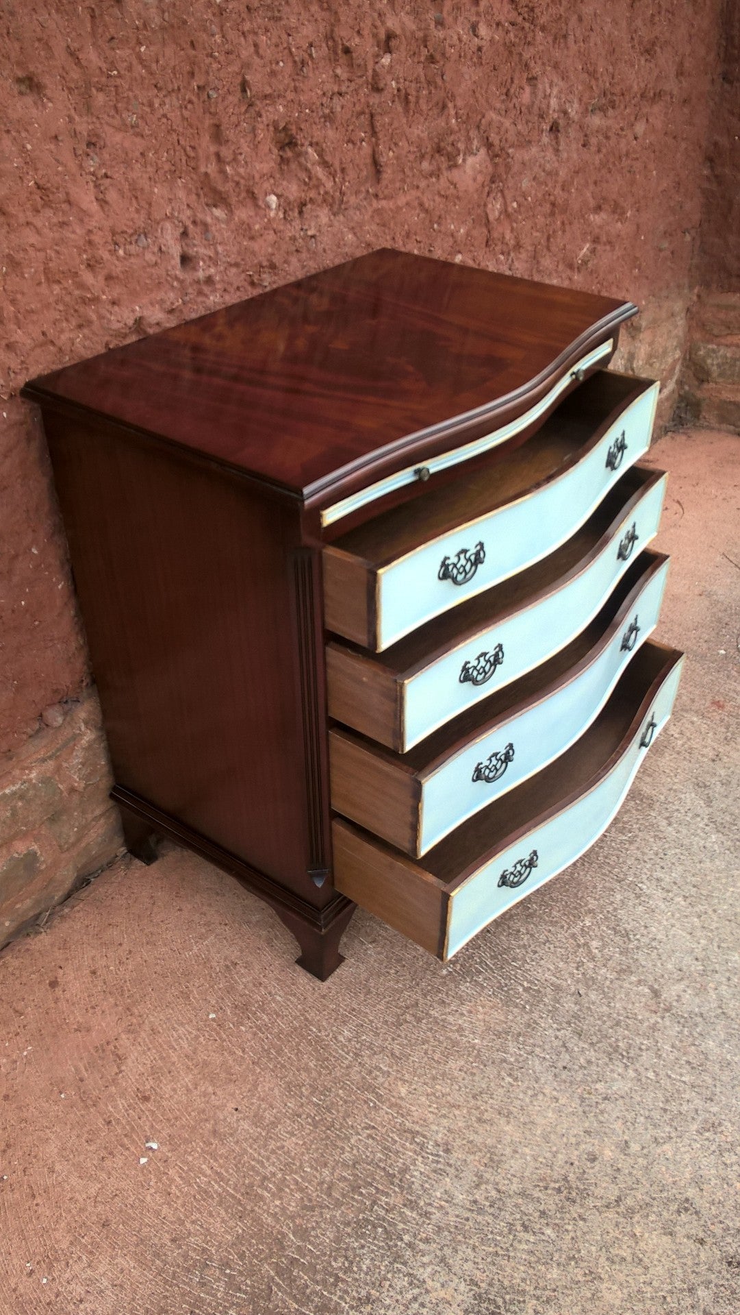 Gorgeous Vintage Chest Of Drawers
