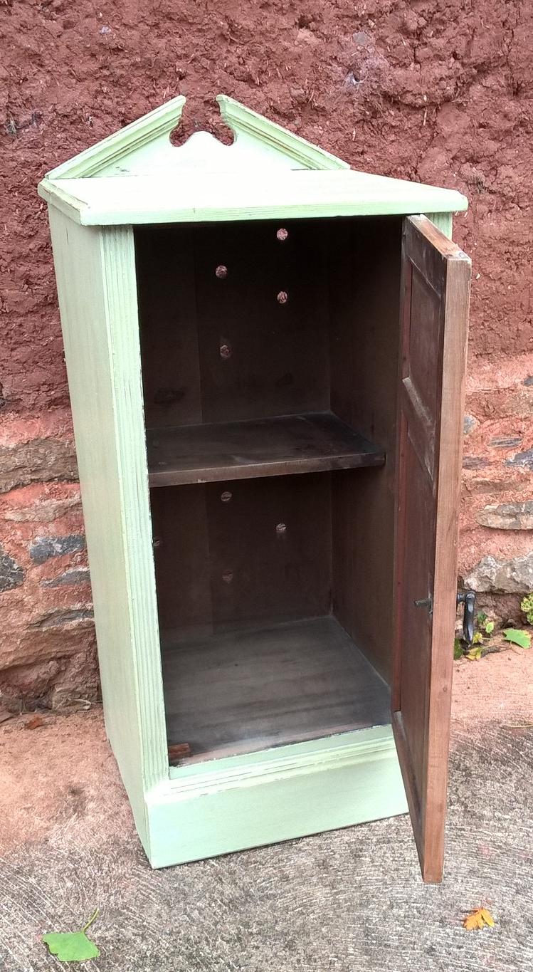 Vintage Shabby Chic Pot Cupboard / Bedside Cabinet