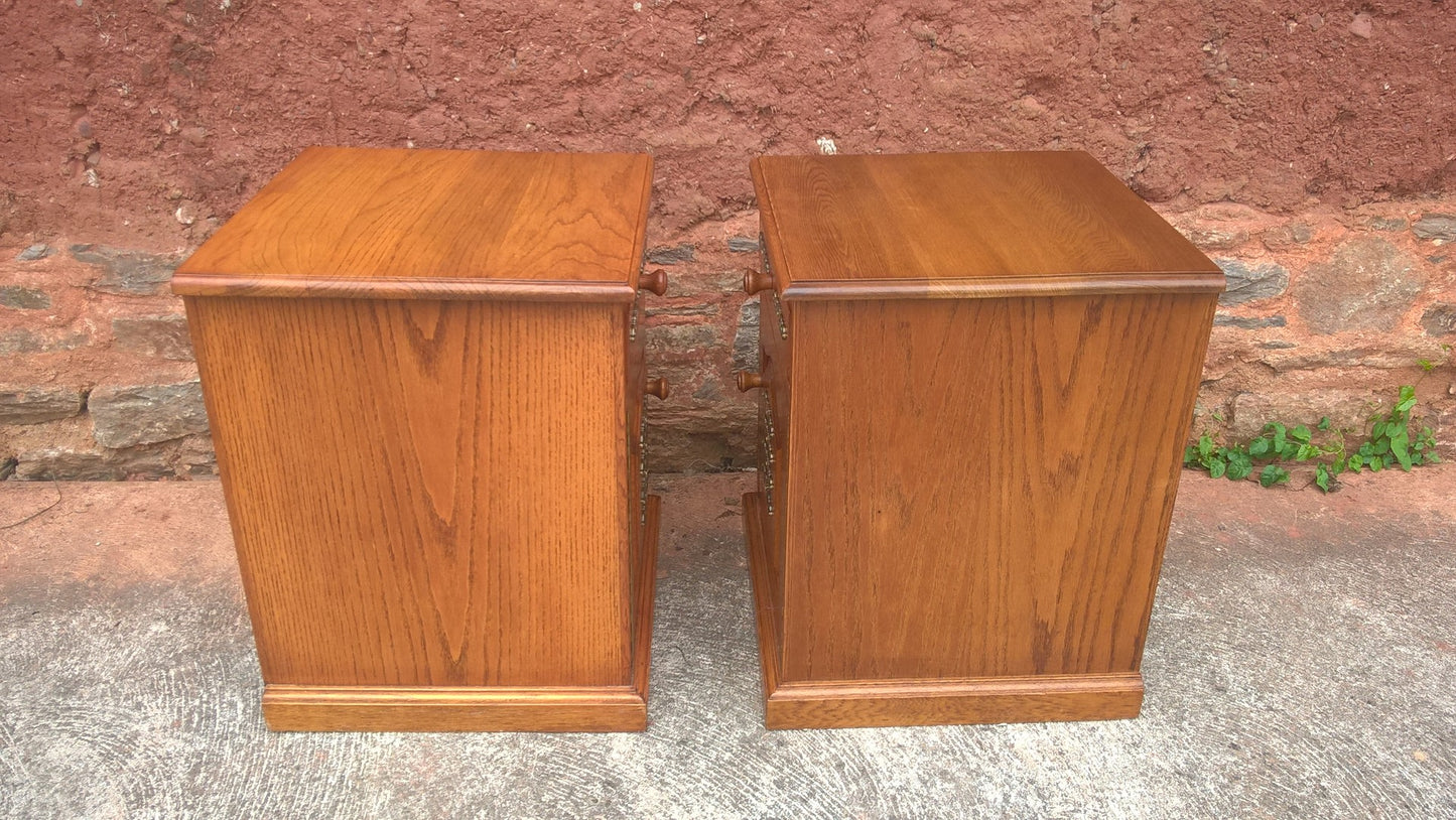 Pair Of Bedside Cabinets / Vintage Bedside Tables / Pair Lamp Tables