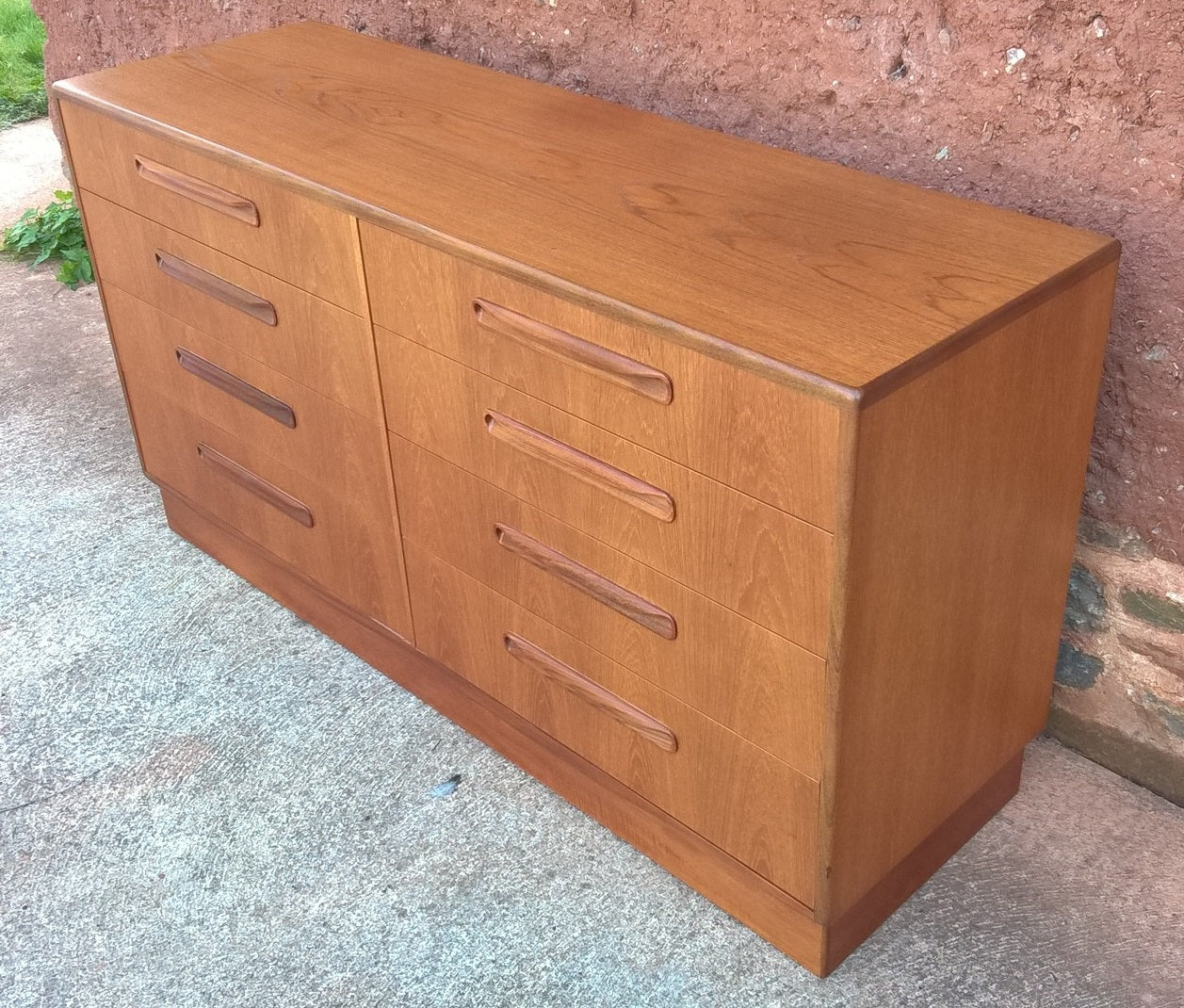 Retro Teak Chest Of Drawers By G Plan / Teak Chest of 8 Drawers