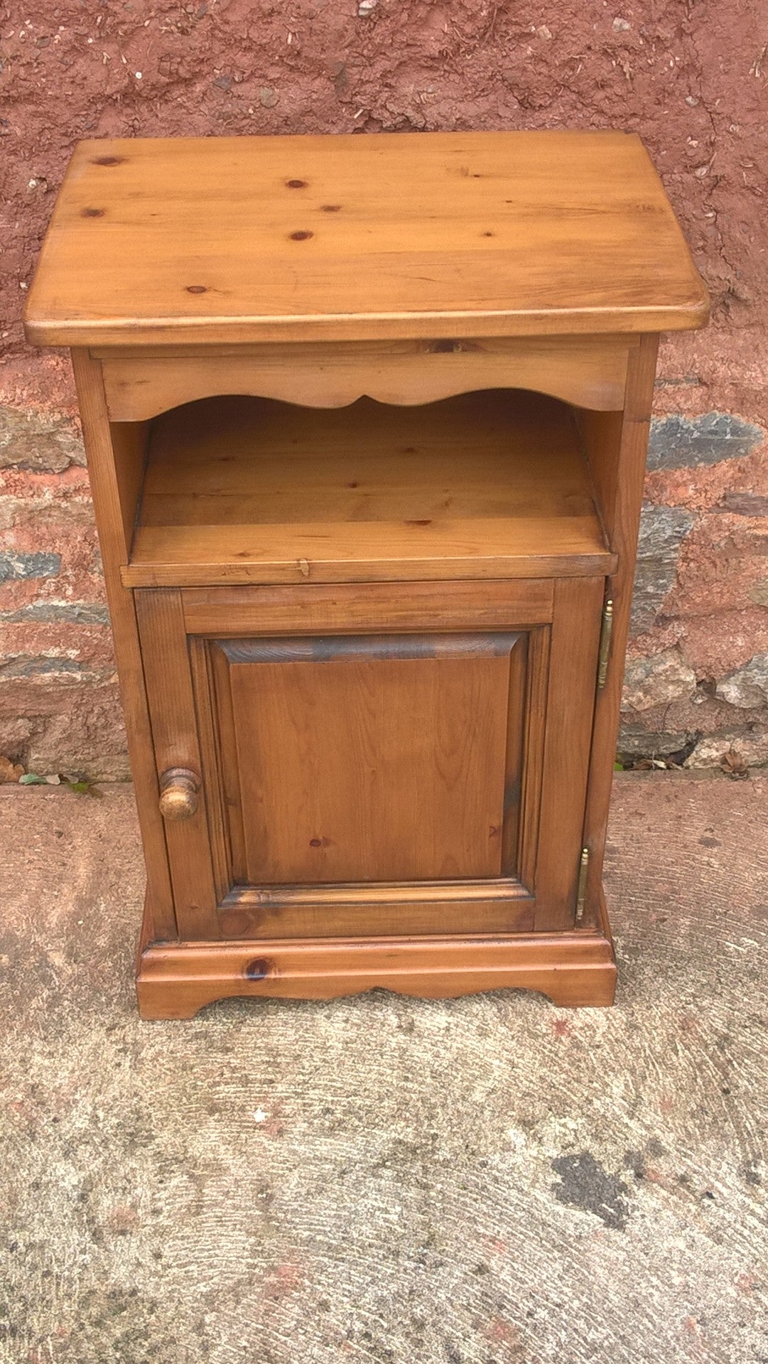 Pair Of Pine Bedside Cabinets / Solid Pine Pot Cupboards