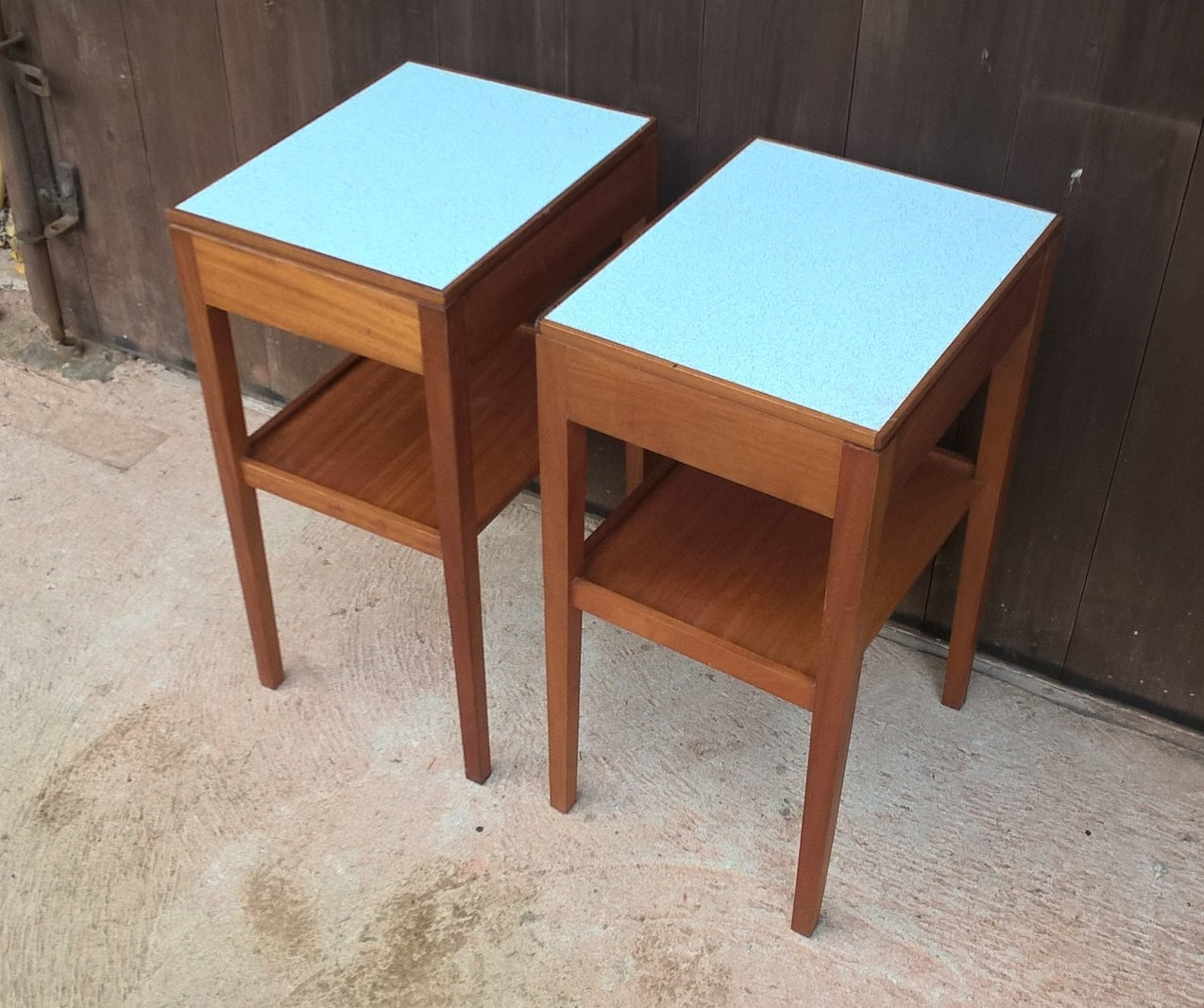 A PAIR OF TEAK RETRO BEDSIDE TABLES - RETRO LAMP TABLE