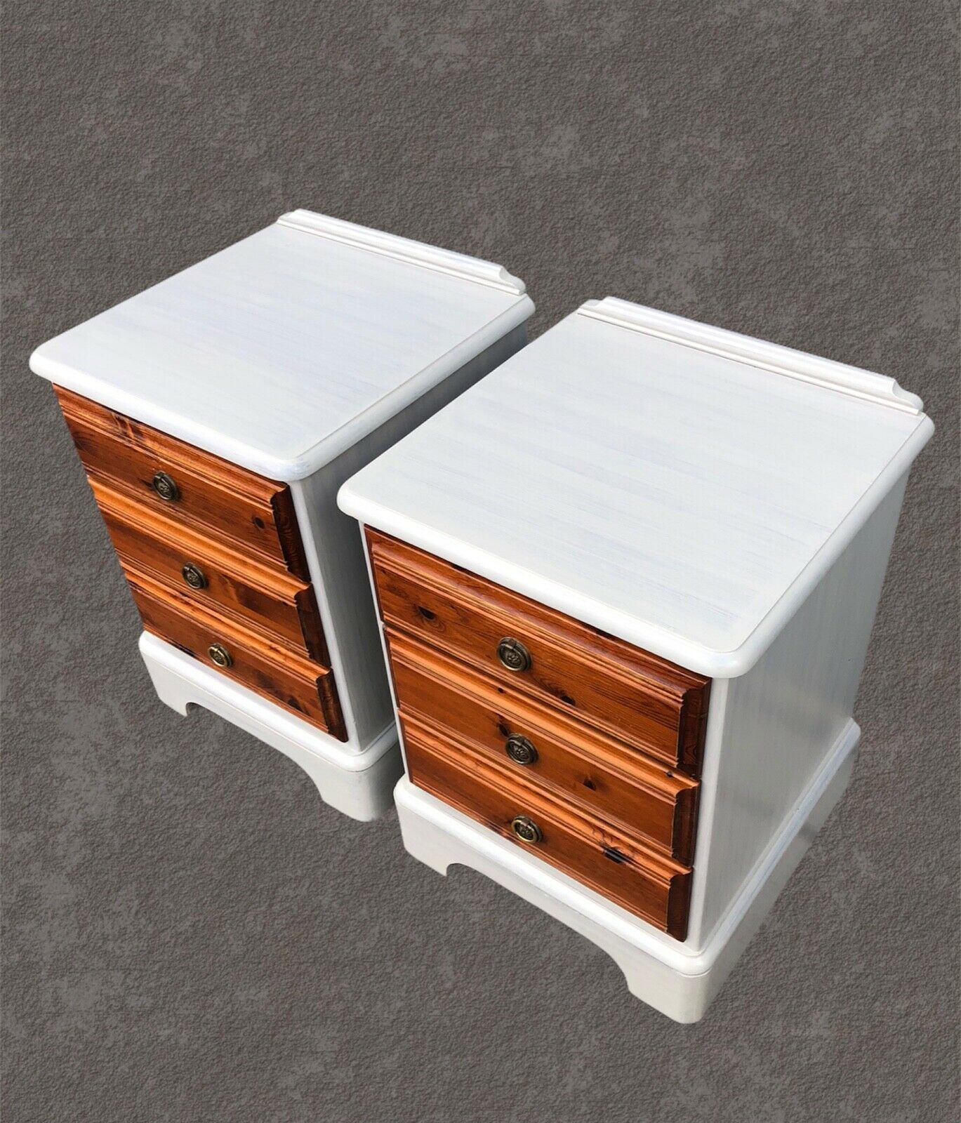 076.....Pair Of Refinished Pine Bedside Chests / Bedside Tables