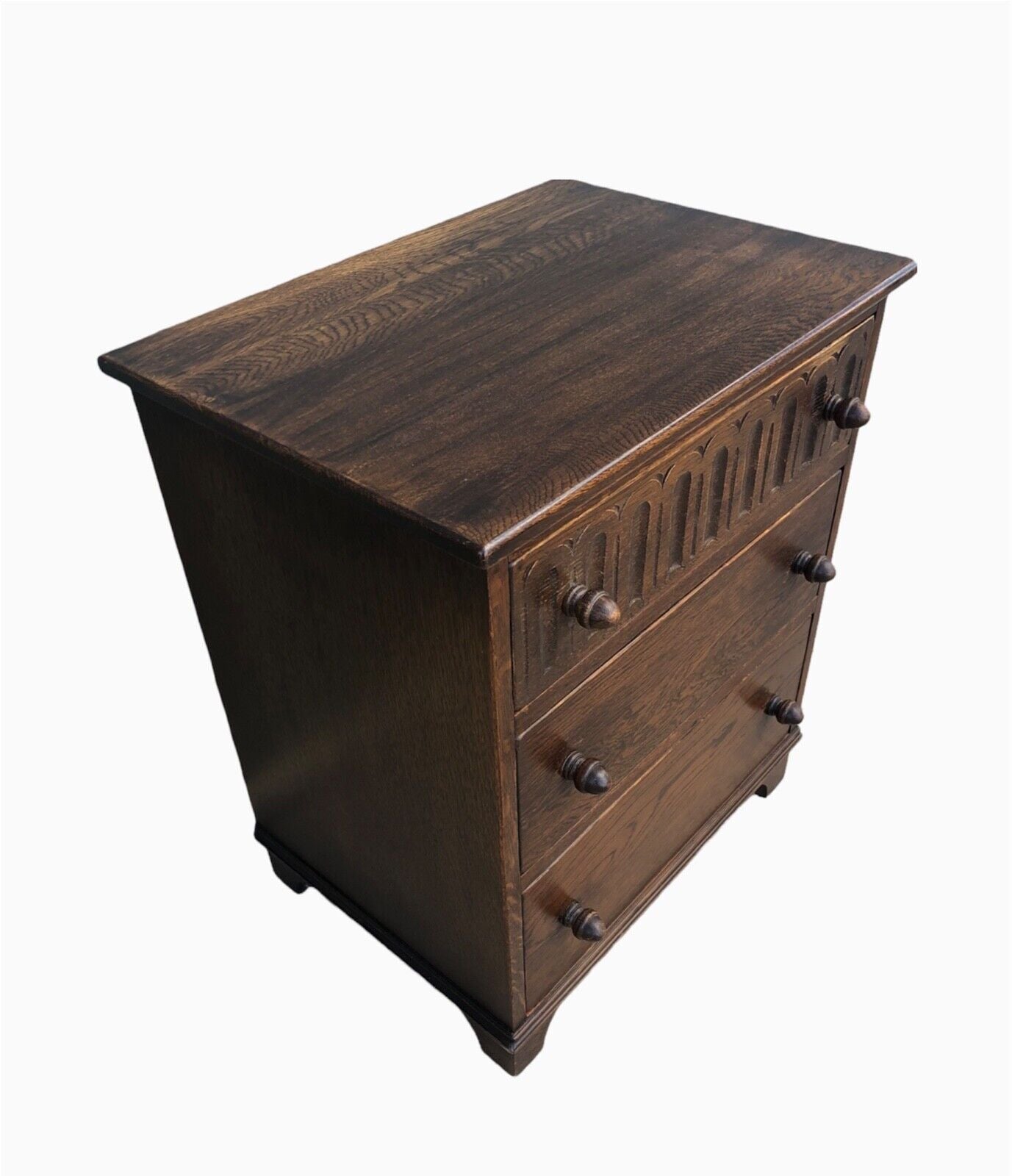000945....Vintage Oak Bedside Chest / Bedside Table ( sold )