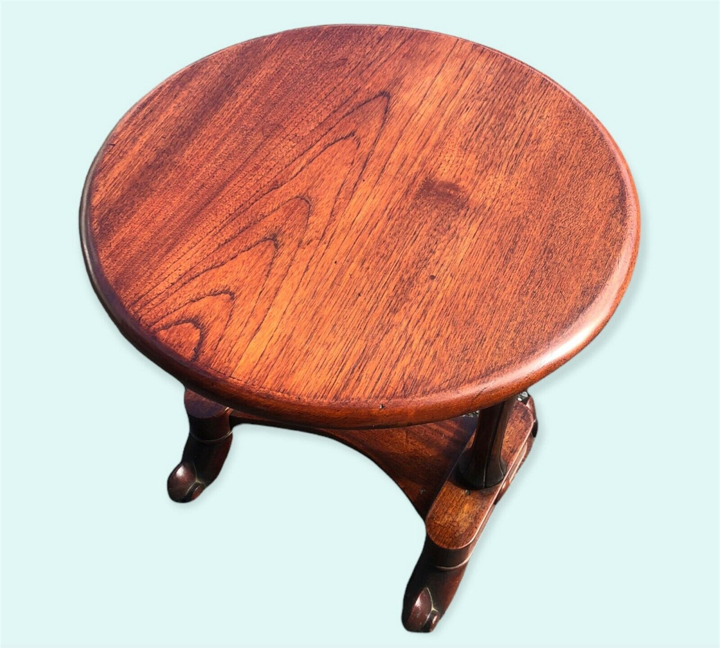 000979.....Antique Mahogany Coffee / Occasional Table