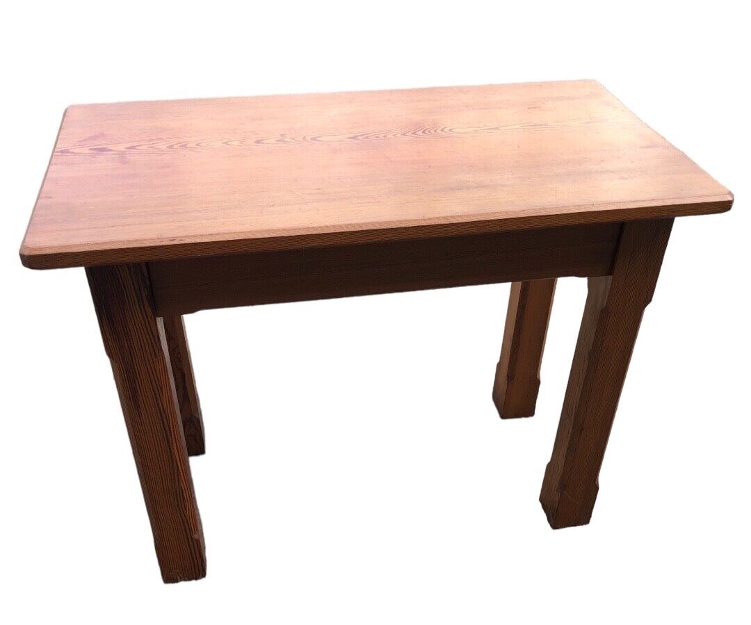 000908....Handsome Gothic Pine Table