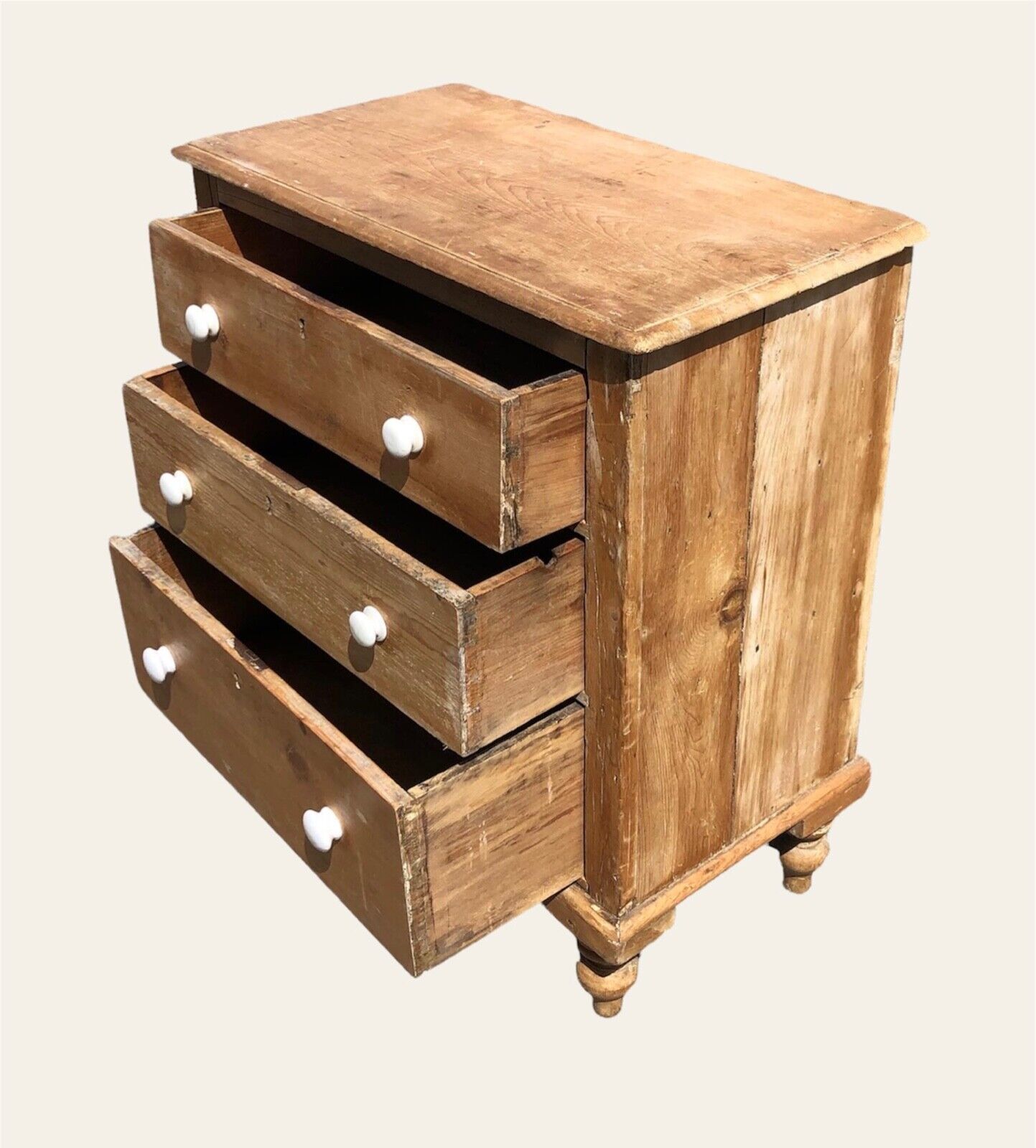 000940....Lovely Small Antique Pine Chest Of Drawers ( sold )