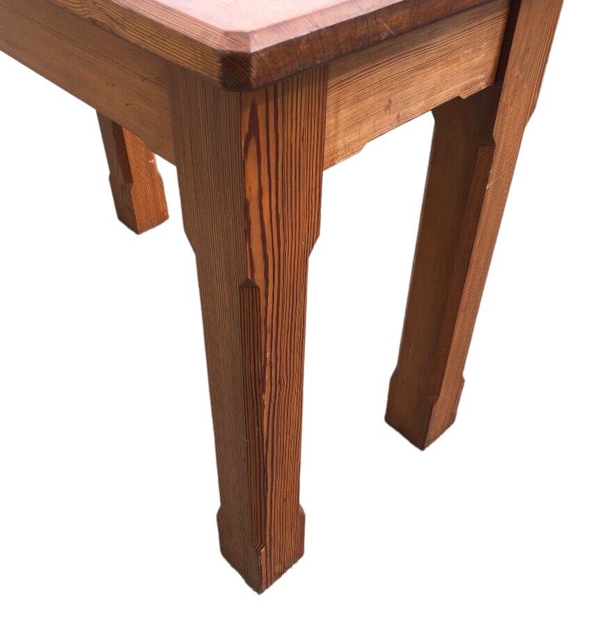 000908....Handsome Gothic Pine Table