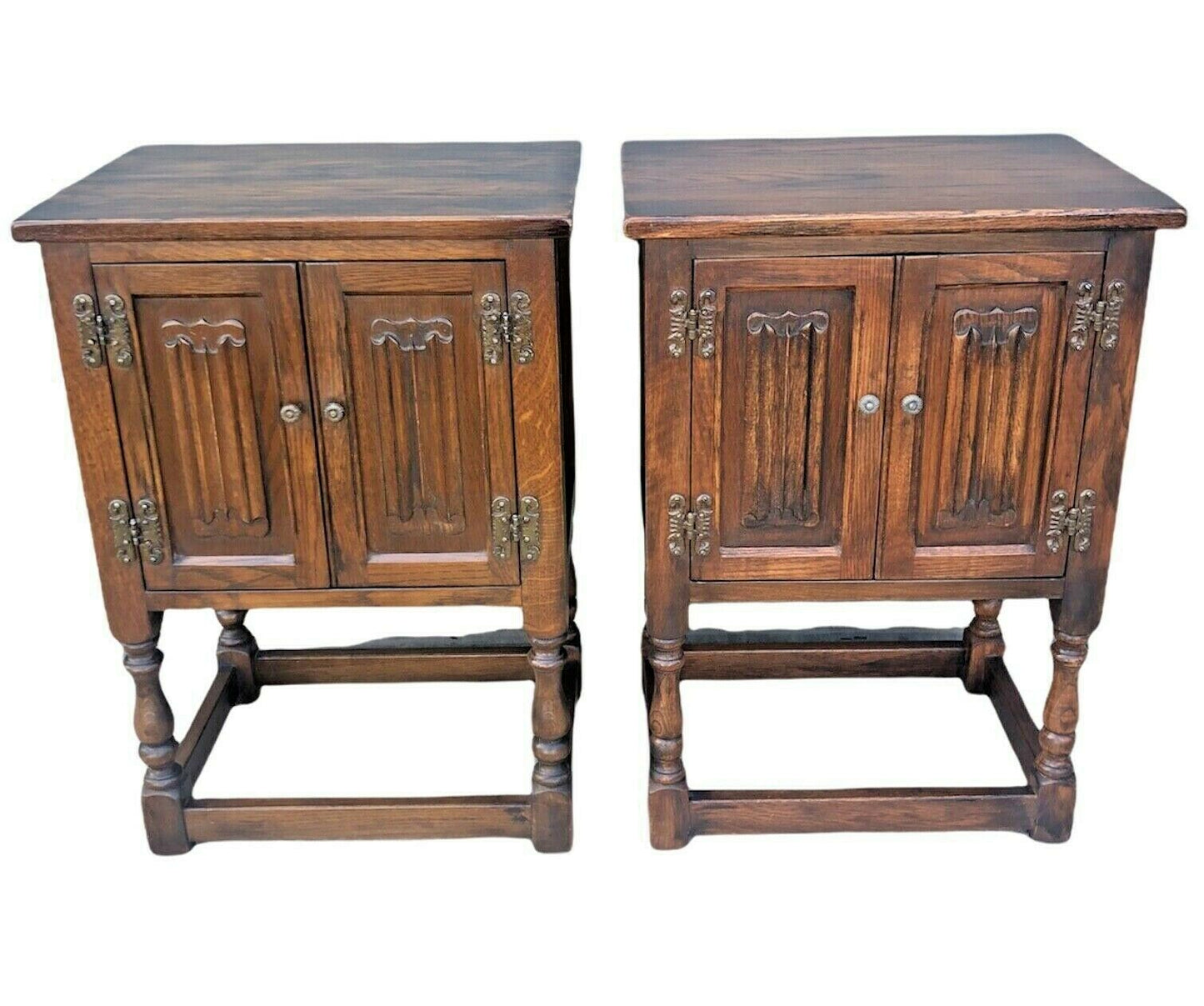 Handsome Pair Of Tudor Style Old Charm Bedsides Tables ( SOLD )