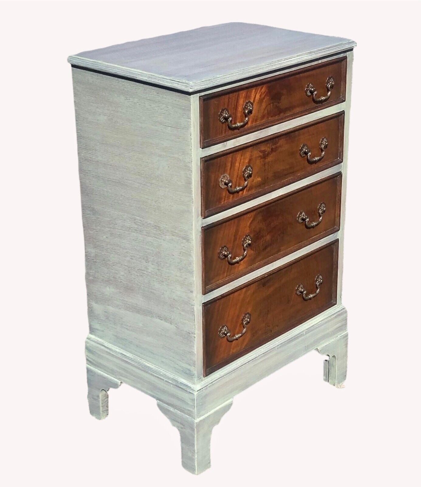 000949....Handsome Vintage Small Chest Of Drawers ( sold )