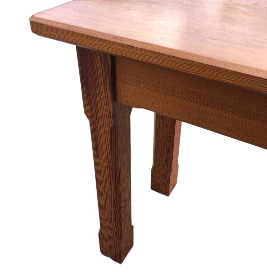 000908....Handsome Gothic Pine Table