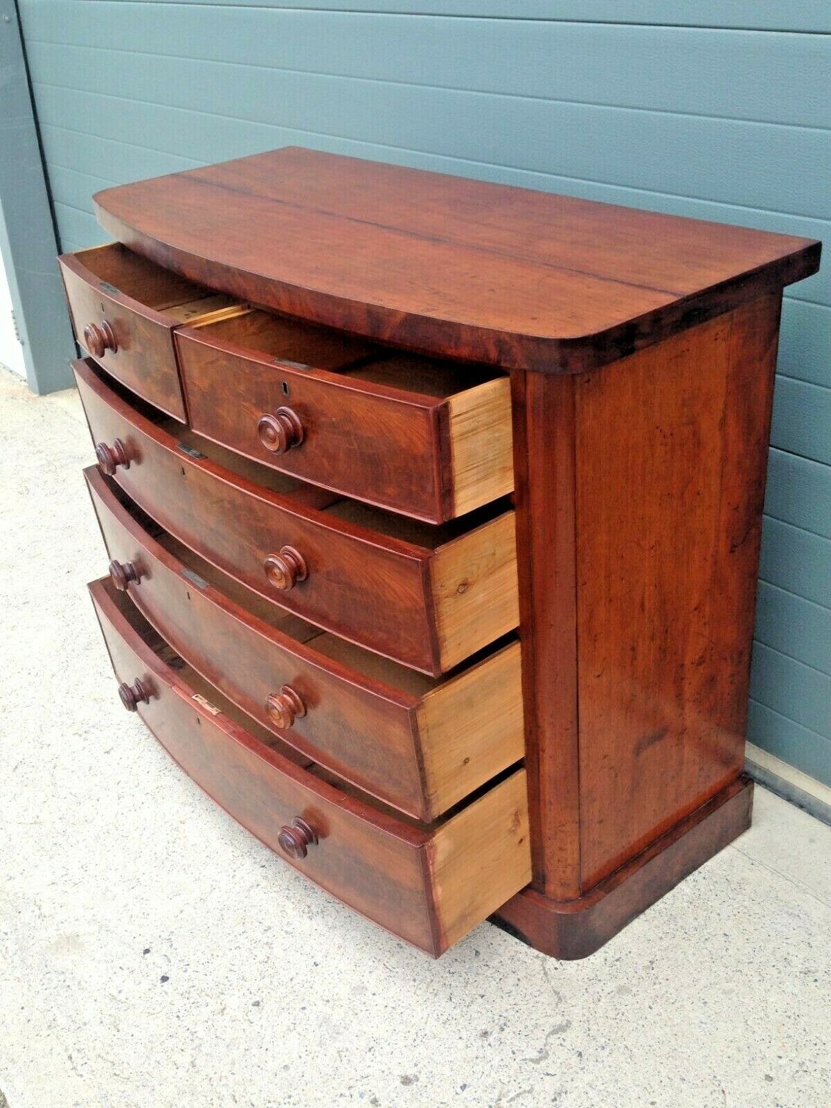 Antique Chest Of Drawers / Flame Mahogany Bow Front Chest ( SOLD )