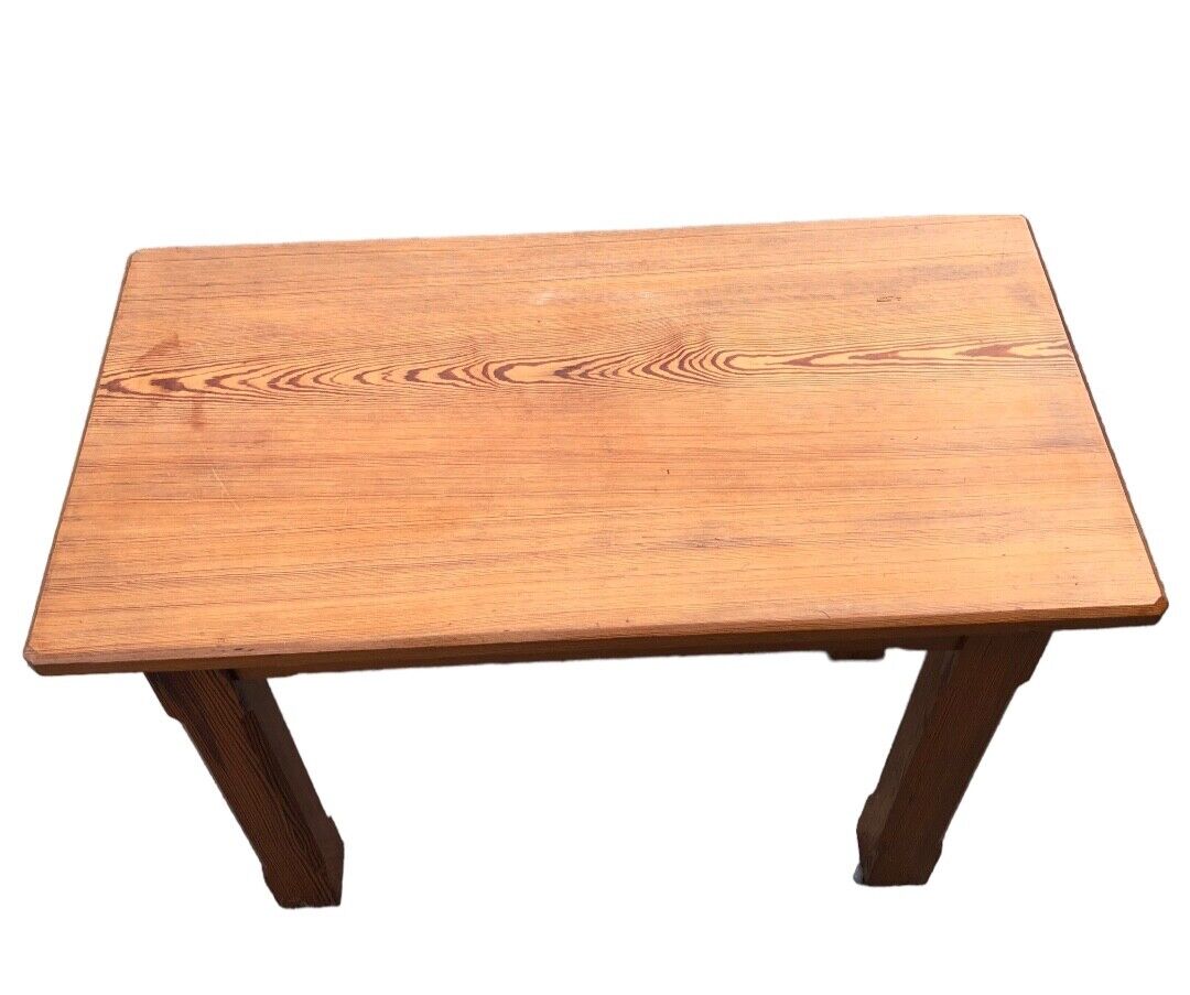 000908....Handsome Gothic Pine Table